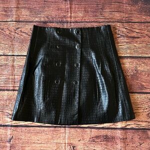 Industry Women Size 6 Skirt Black Faux Leather Full and Half ‎ Snap Closure